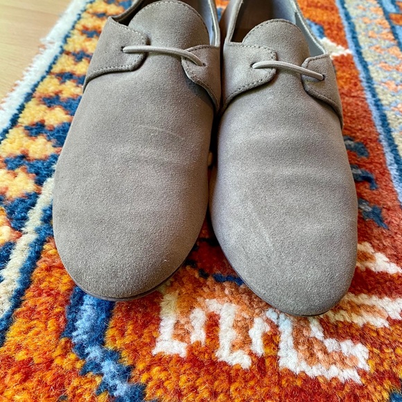 Kate Spade Saturday Gray/Beige Suede Oxfords 6 - Picture 2 of 6